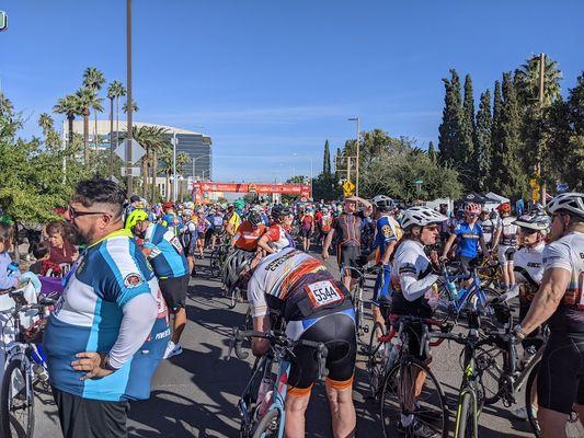 Riders waiting at the start line for the 60mi distance