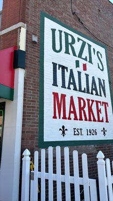 Urzi's Italian Market