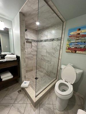 Nice bathroom