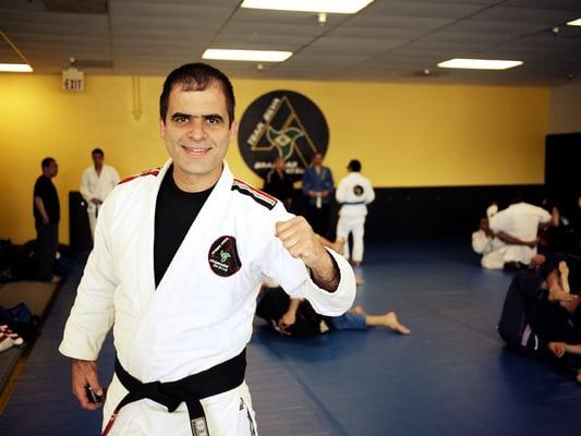 Professor Sergio Silva is a Third degree Black Belt in Brazilian Jiu-Jitsu,World Champion in Submission Wrestling and undefeated in MMA.