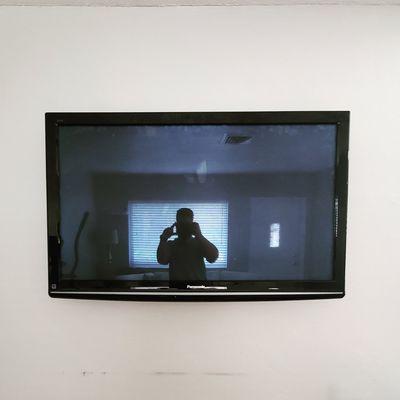 Panasonic 55'Inch Tv Mounting With Concealed Cables Kit Installation.