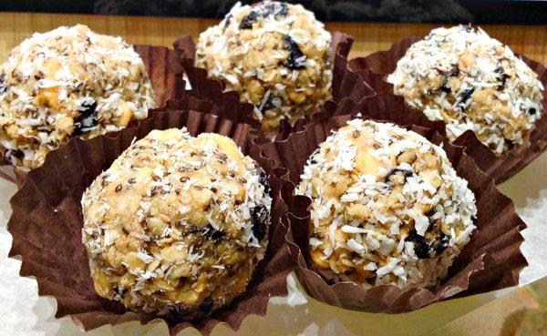 Blueberry Coconut Cashew Butter energy bites, oh my!