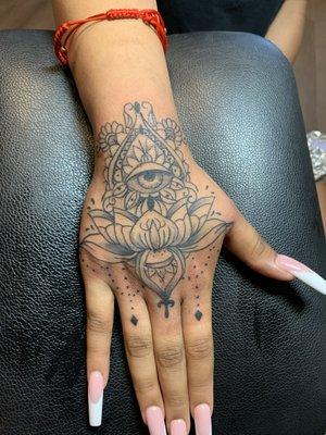 hand tattoo