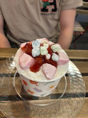 Bingsoo with Strawberry