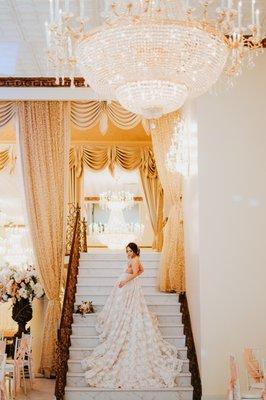 An Staircase for your bridal portraits