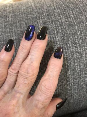 Beautiful cat's eye nails!