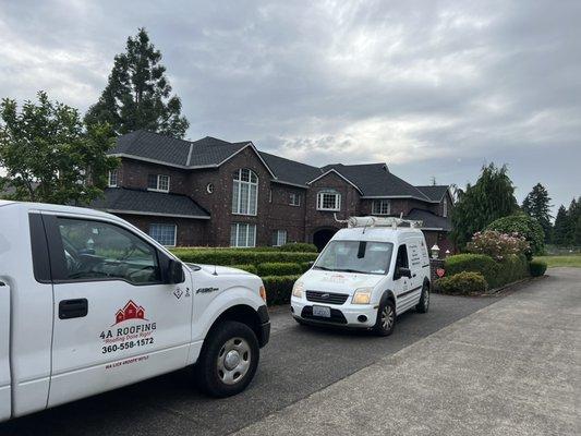 Designer shingles GAF Grand Sequoia installed on this exceptional home near Evergreen Blvd.