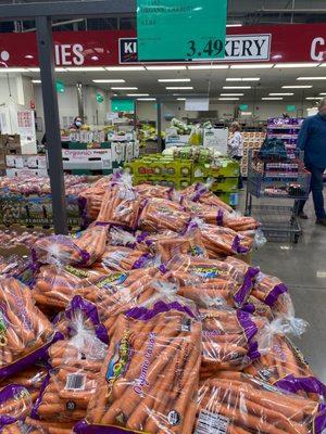 Great deal on organic carrots!