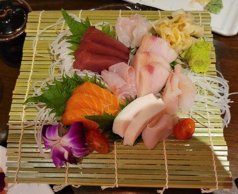 Sashimi Platter - Chef's choice: Tuna; Salmon; Fluke; Yellow Tail & Red Snapper