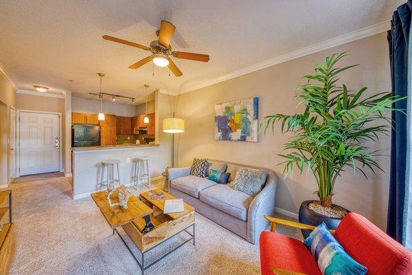 Perimeter Garden Apartments ceiling fan