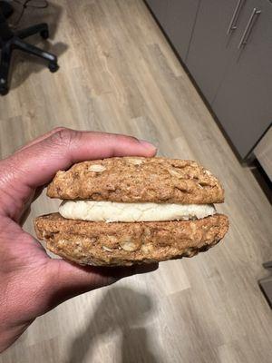 Oatmeal cream pie