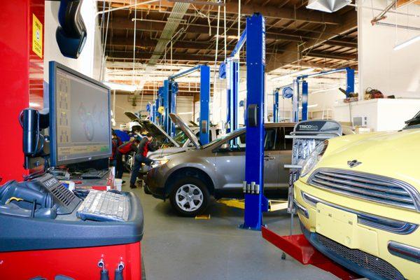 Our workshop provides excellent service for your vehicles.