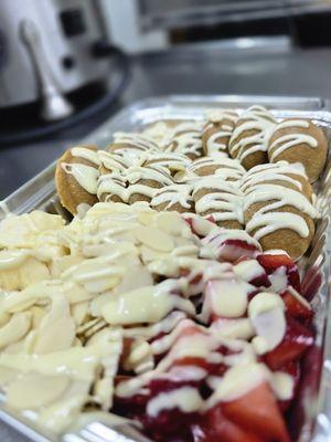 Mini Uptown pancakes,  Strawberry ,  Banana ,  Almond & White Chocolate