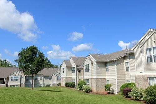 River Pointe Apartment Homes Community Grounds