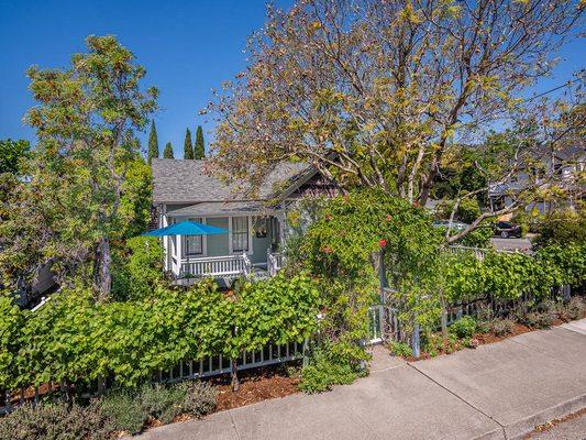 Charming vintage home in San Luis Obispo!