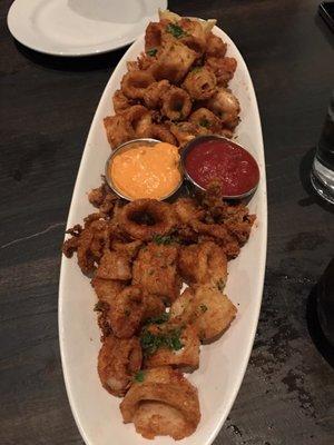 Calabrese calamari with spicy aioli and marinara. 5/5 amazing spice if you like spicy. Just the right amount of breading.