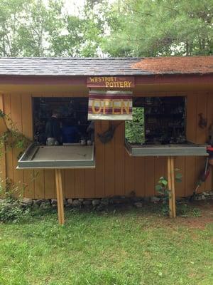 Pottery stand by the road