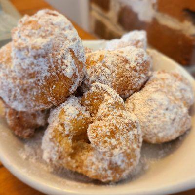 Fresh made to order beignets by Black Magnolia Southern Patisserie - @blackmagnoliagso