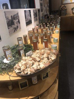 honey samples with fresh bread