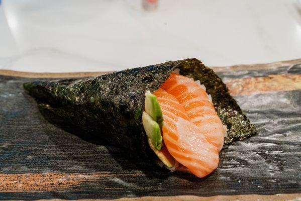 Salmon Hand Roll