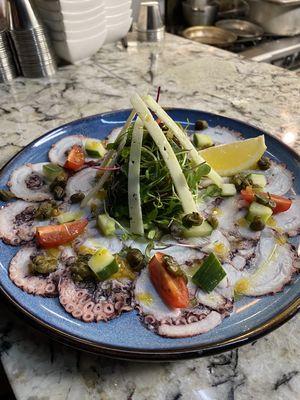 Pulpo carpaccio