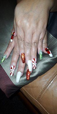 Holiday nails 2021