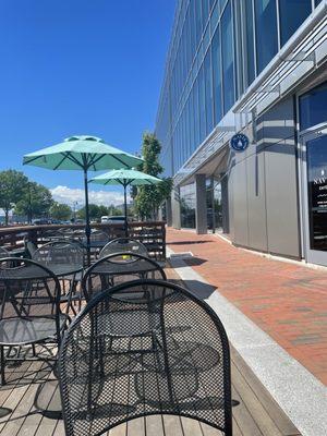 Cute outdoor seating area.