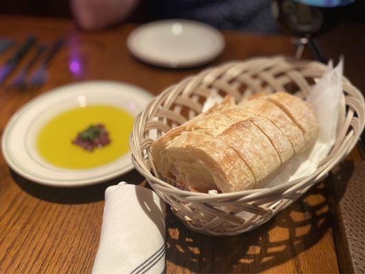 The Italian bread with the serving of the olive oil pesto/tapenade is so yummy ohmygosh :)...