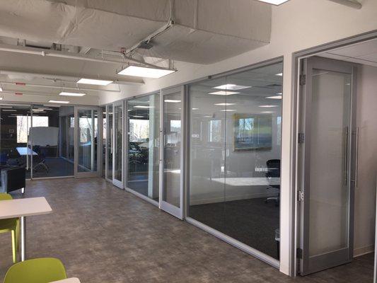 Aluminum office partition system