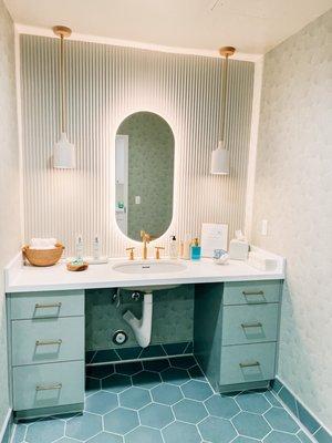 The Treatment San Clemente Face Wash Room. Follow us on Instagram @thetreatmentsanclemente