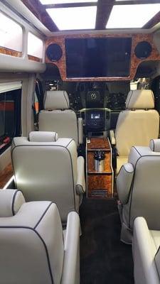 Love the look of this new Limo. Wish I could buy this. It was amazing