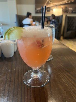 A peach fizz