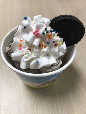 Oreo rolled ice cream SOOO yummy. It is the best ice cream I had. Got it from D&F in three rivers mall.