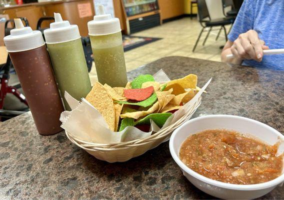 Sauces, salsa, & chips