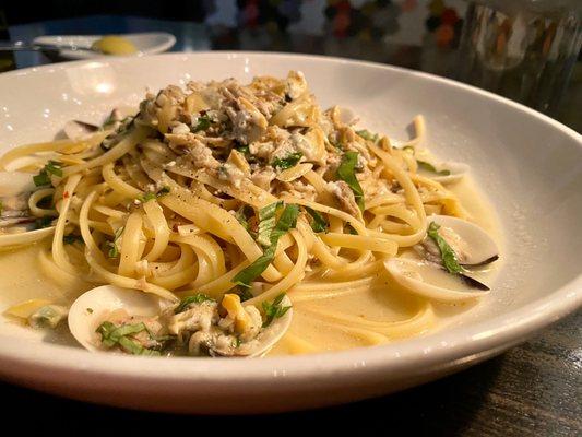 Linguini & Clams (without the créme dollop on top)