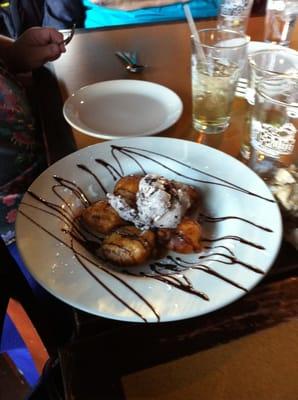 Deep-fried Oreos with cookies & cream ice cream