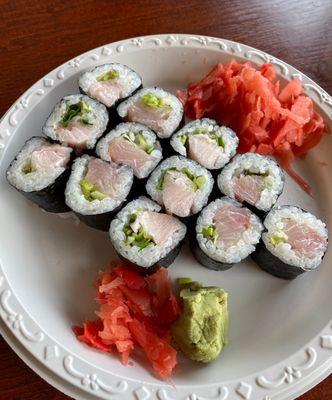 Yellowtail and Scallion Roll with extra pickled ginger