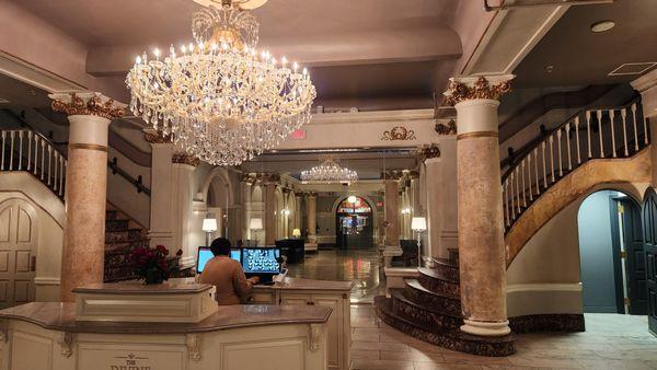 Divine Lorraine lobby