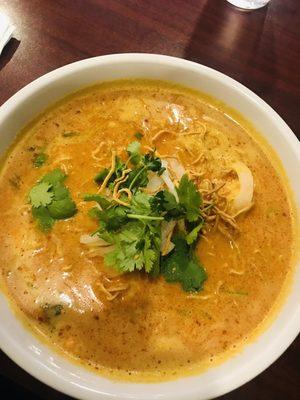 Khao Soi with shrimp