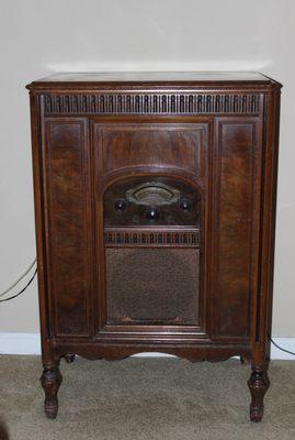 Rare AtwaterKent radio/phonograph console ... excellent condition all works!