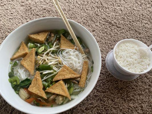 Vegetable pho w/ fried tofu in vegetable broth