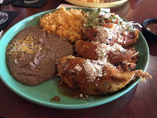 Tacos Al carbon plate. Looks yummy doesn't it. Was not! Dry chewy chicken and old beans