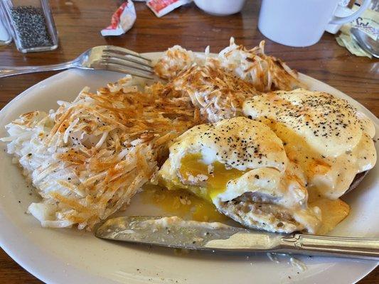 Eggs Benedict with Hashbrowns