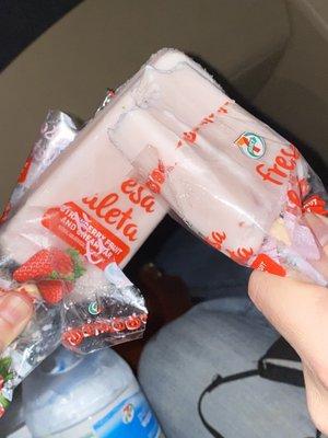 Strawberry paletas