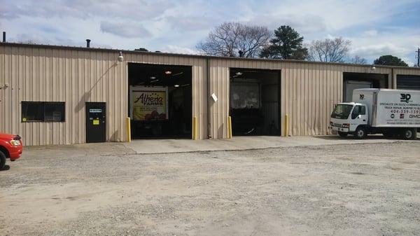 MID SIZE DIESEL TRUCK REPAIR SHOP