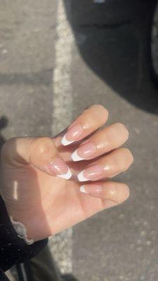 French tip manicure