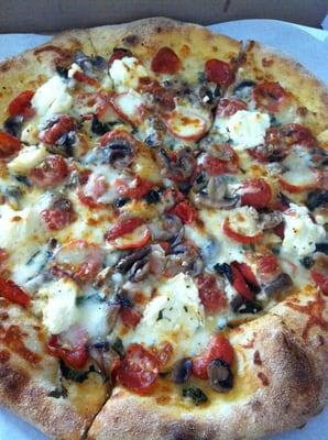 Pizza Bianca with mushrooms and pepperoni