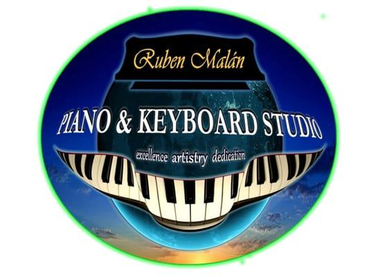 RM Piano & Keyboard Studio Logo