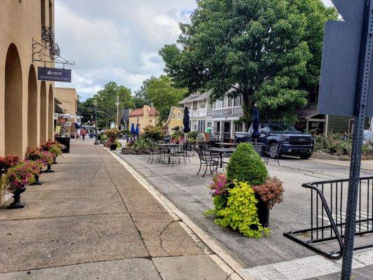 Walnut Ave. In Central Lakeside Marblehead