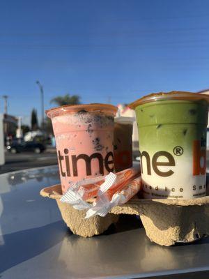 Oreo and strawberry.  Matcha and strawberry (so good) you can also adjust sweetness level.